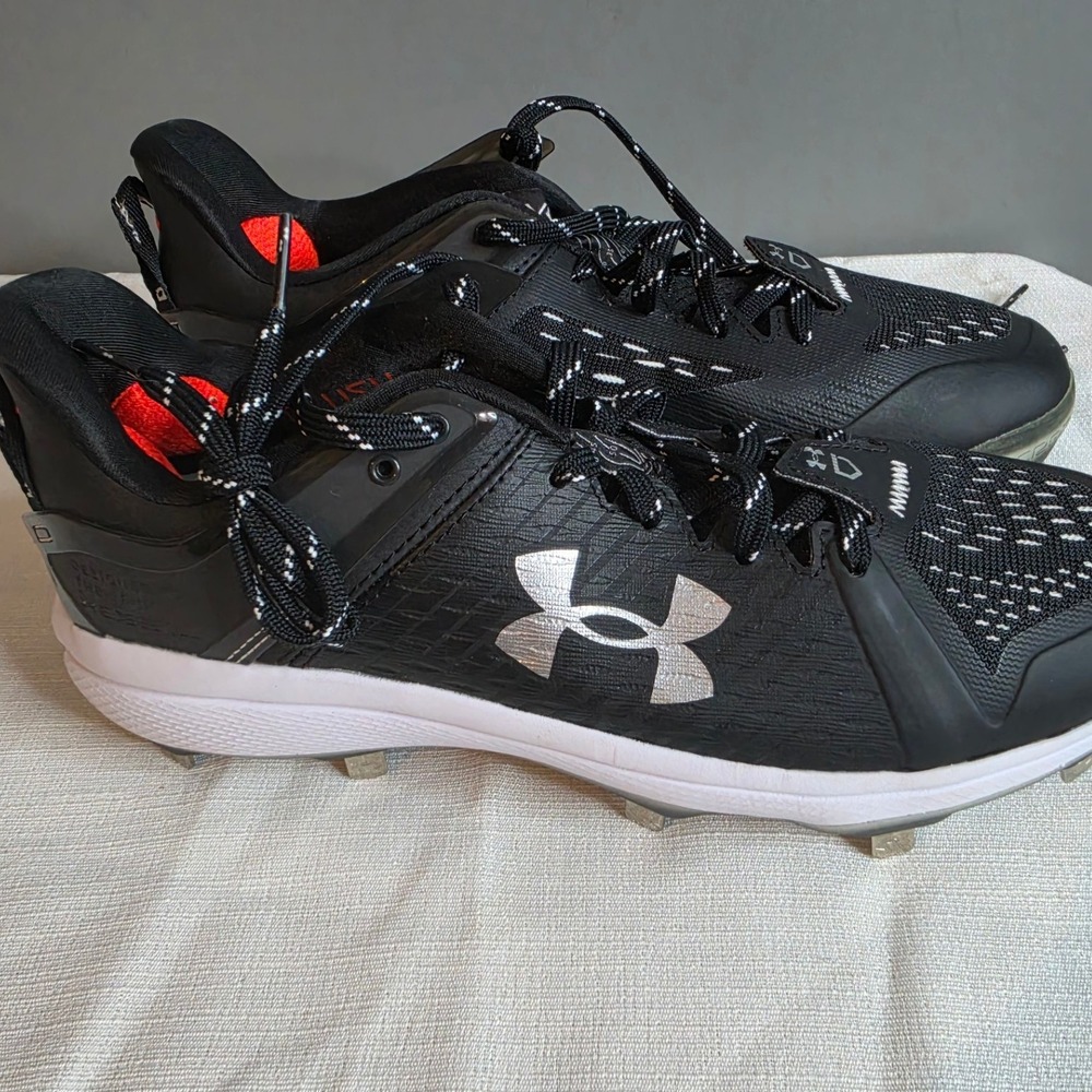 Under Armour Yard Low ST Metal Baseball Cleats Black White Silver Mens 7.5